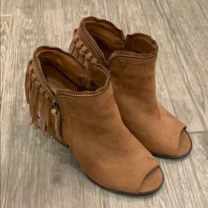 dolce vita tegan ankle boots